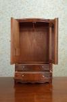 Vogue Dolls - Ginny - Wooden Wardrobe - Furniture